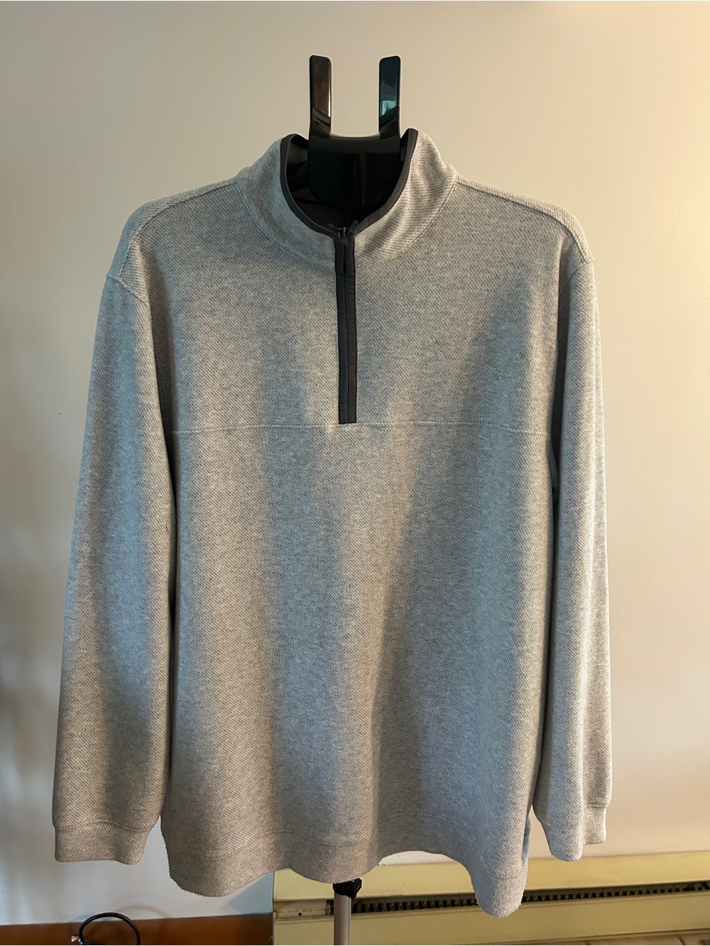 Walter Hagen Light Gray Quarter-Zip Sweater with Dark Placket